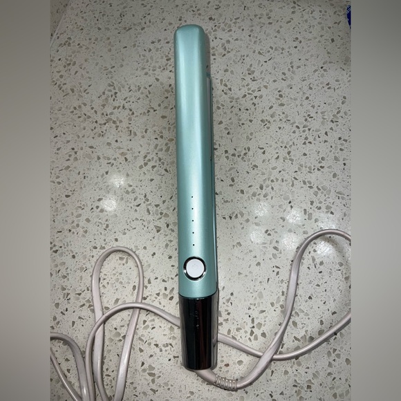 T3 Singlepass Luxe Styling Iron - 1” Signature T3 Tourmaline® + Ceramic - Picture 9 of 11